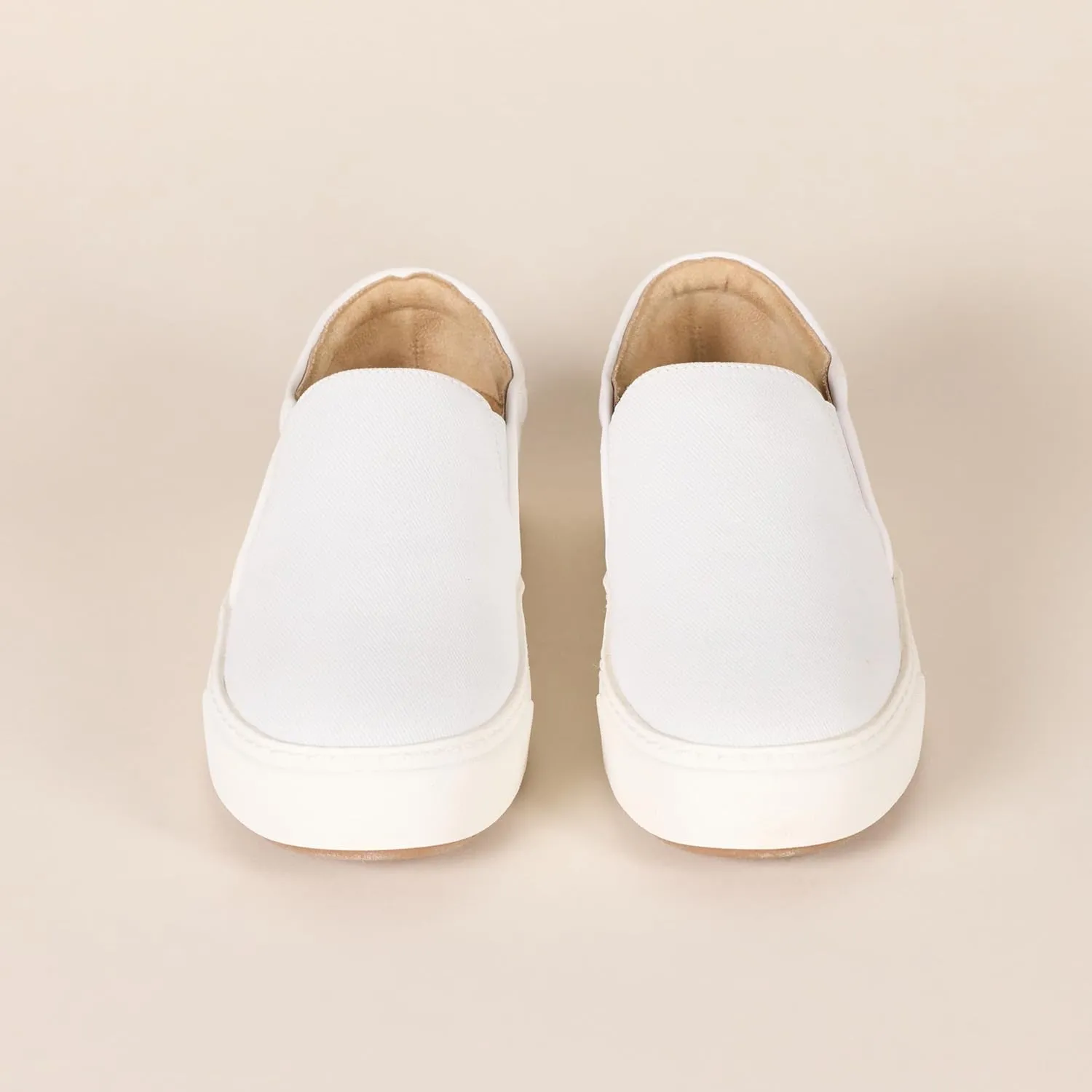 Amazon Essentials Women's Comfortable Slip on Sneaker