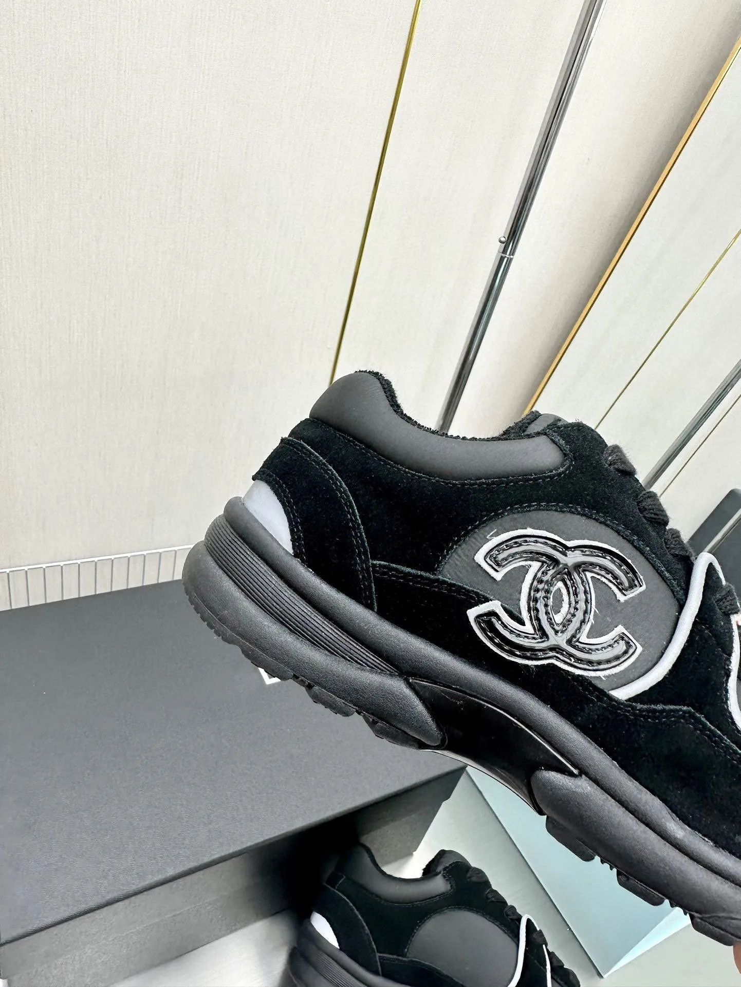 CC LOW TOP TRAINER BLACK SNEAKERS