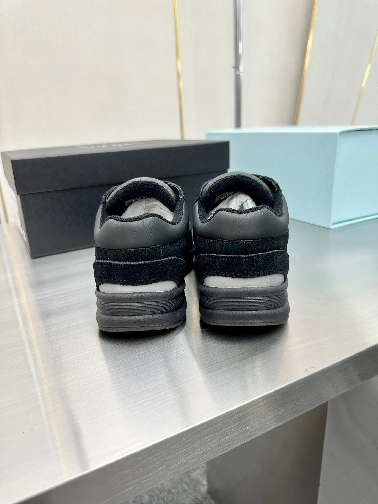 CC LOW TOP TRAINER BLACK SNEAKERS