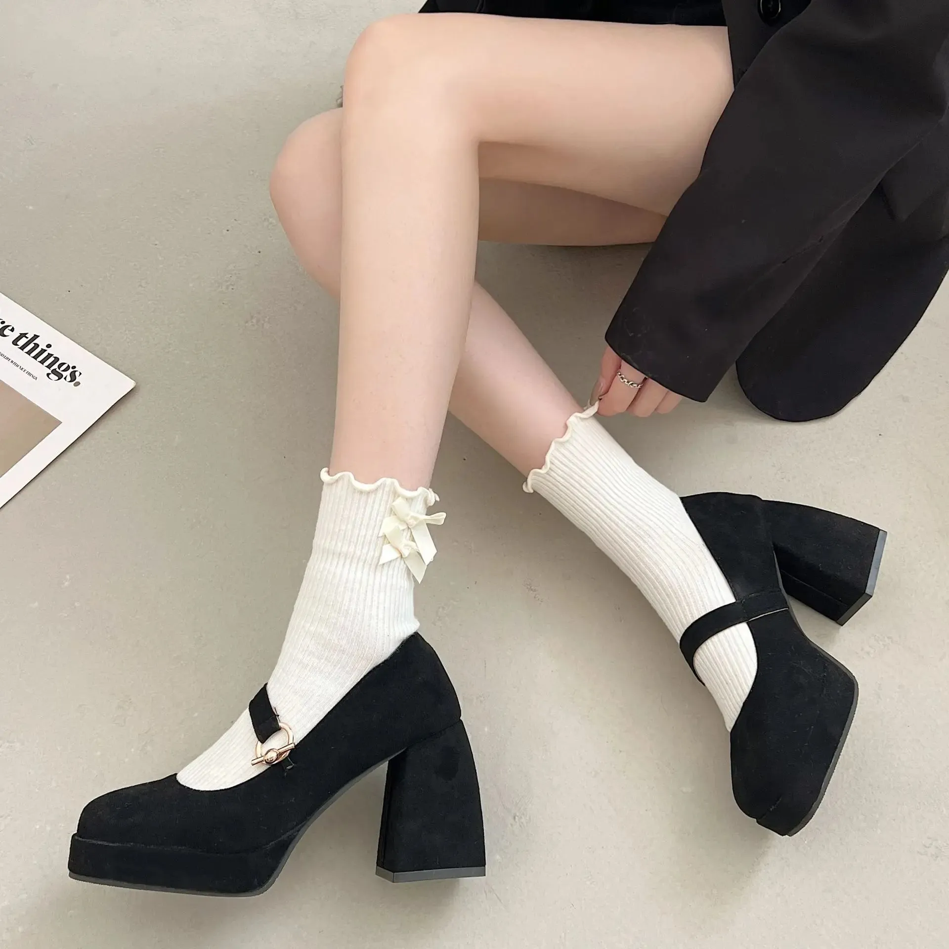 Hnzxzm Black French Thick Heel Shoes Women's New Autumn and Winter Suede with Skirt Shallow Square Head Single Shoes